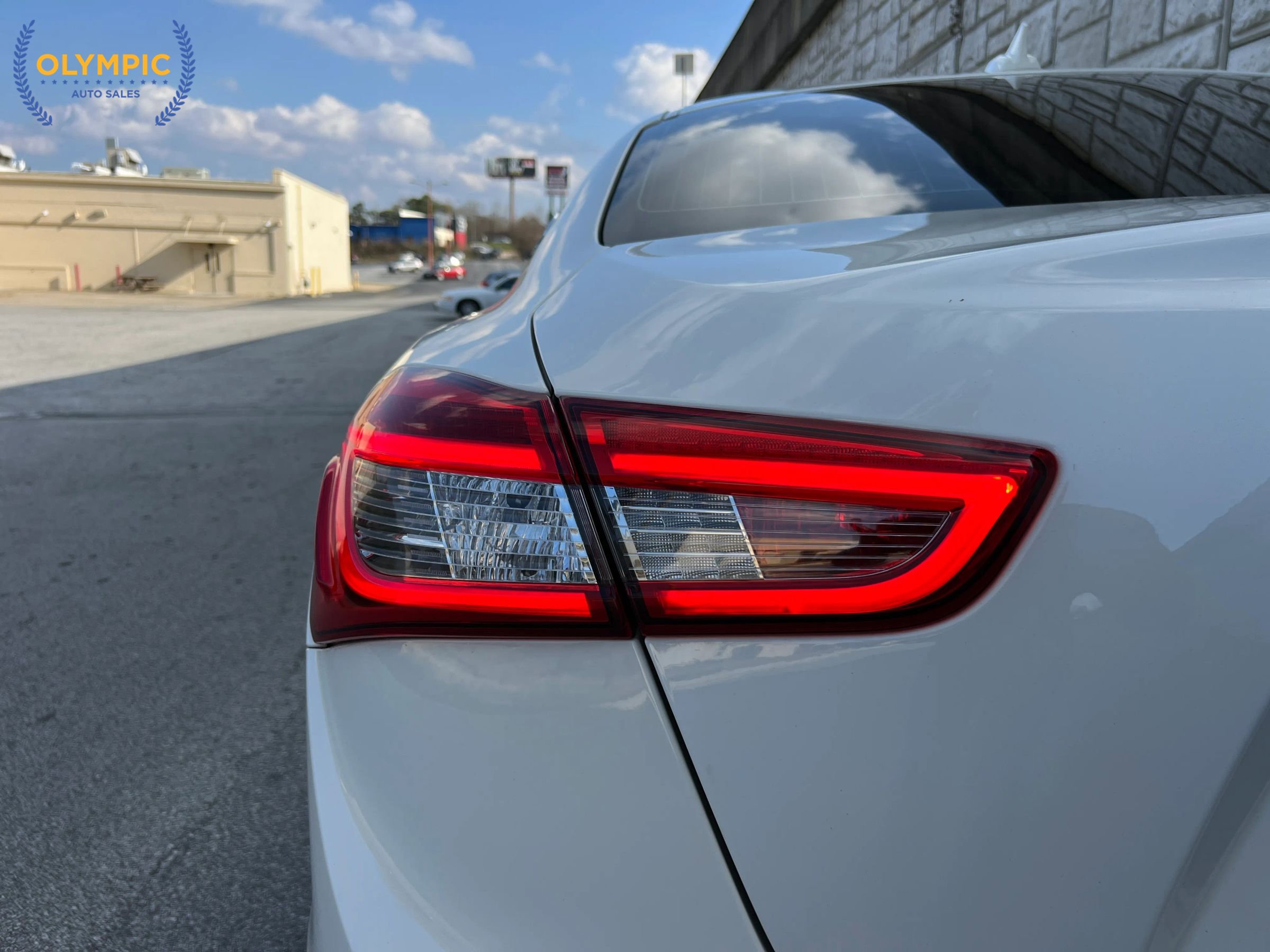 Used 2016 Maserati Ghibli image 16