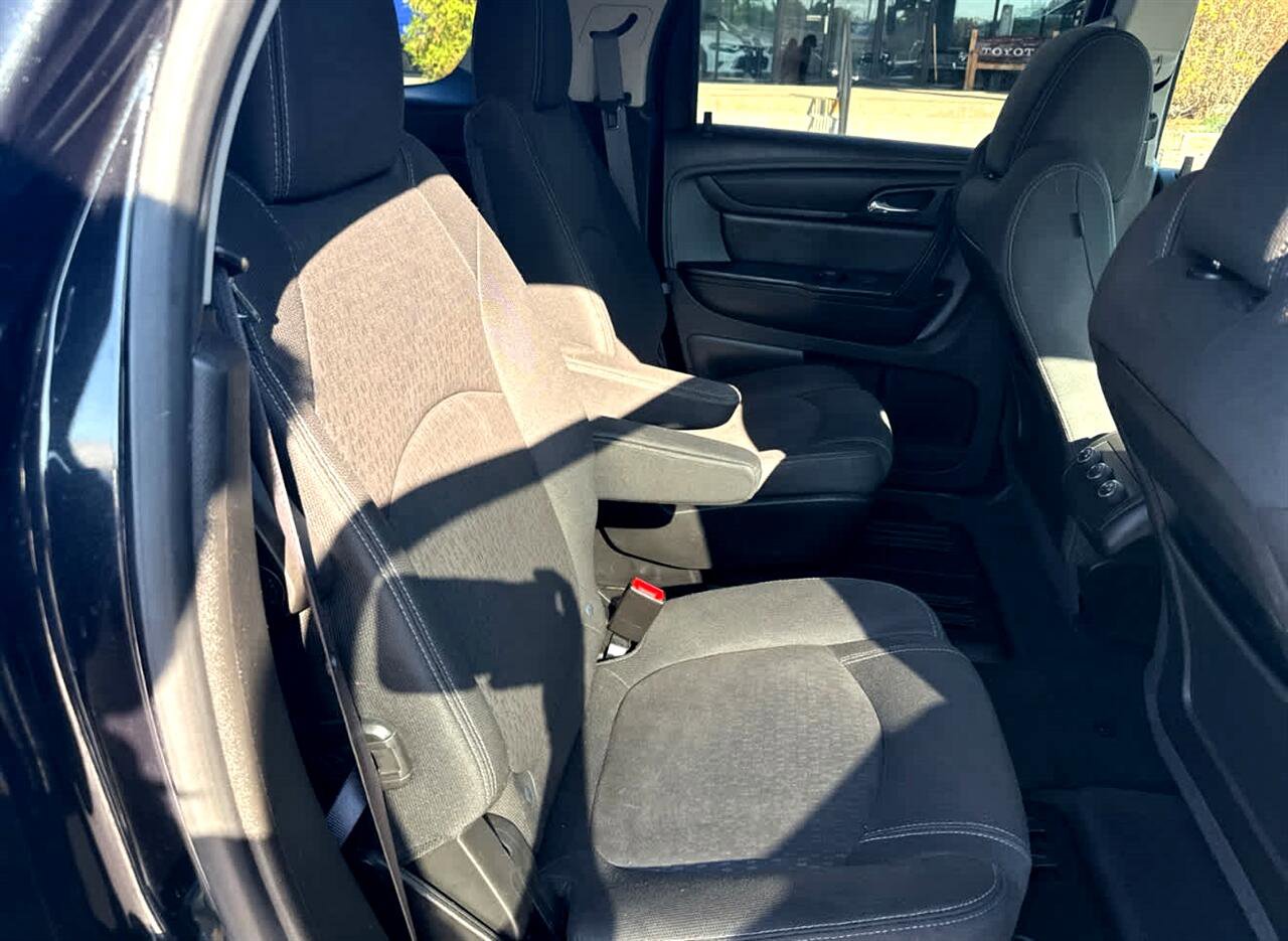 Used 2015 GMC Acadia SLE image 28