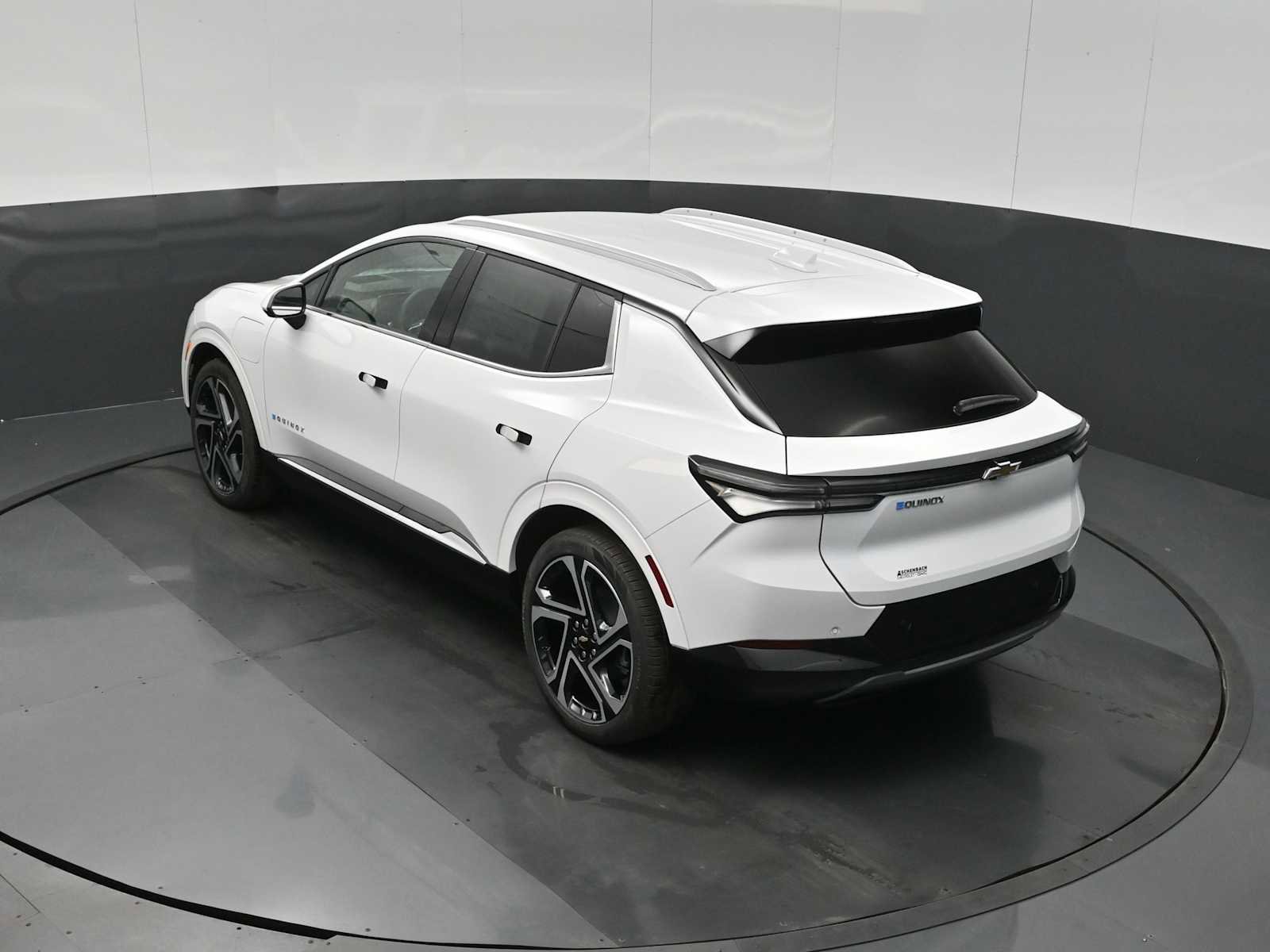 New 2026 Chevrolet Equinox EV LT image 14