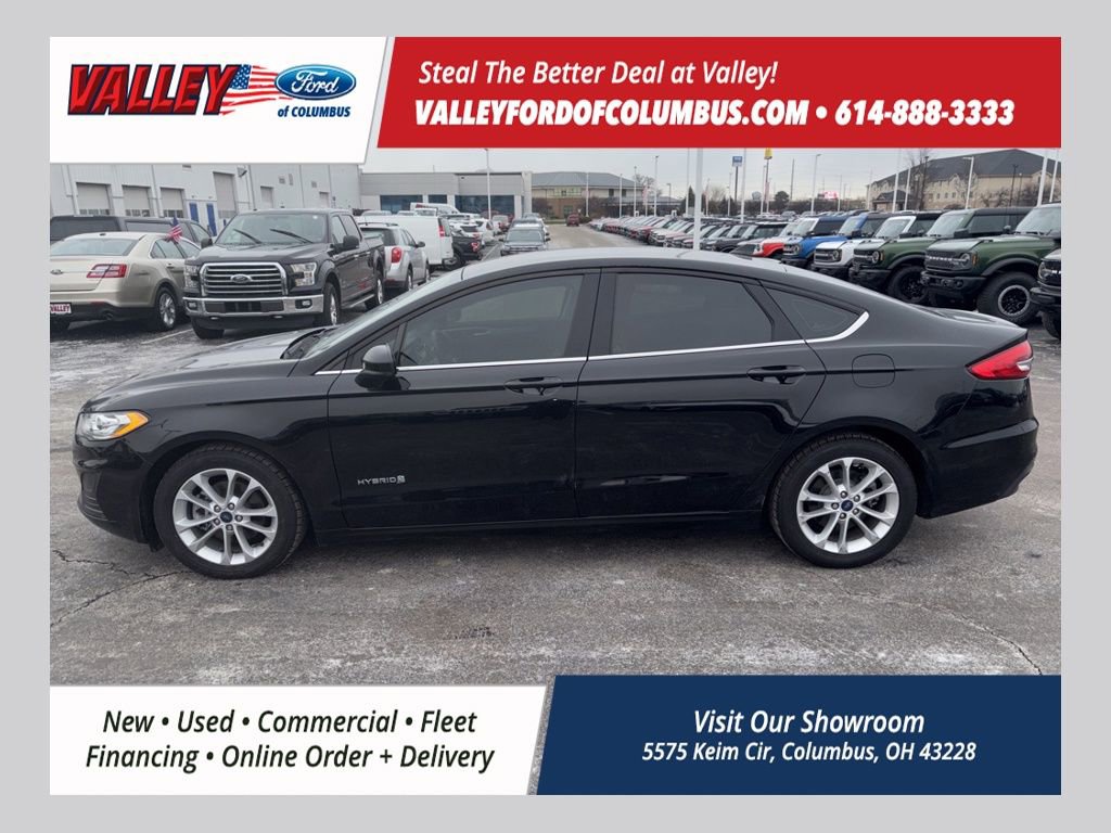 Used 2019 Ford Fusion SE image 1