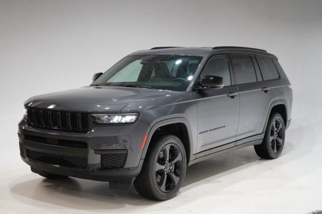 Used 2023 Jeep Grand Cherokee L Altitude image 3