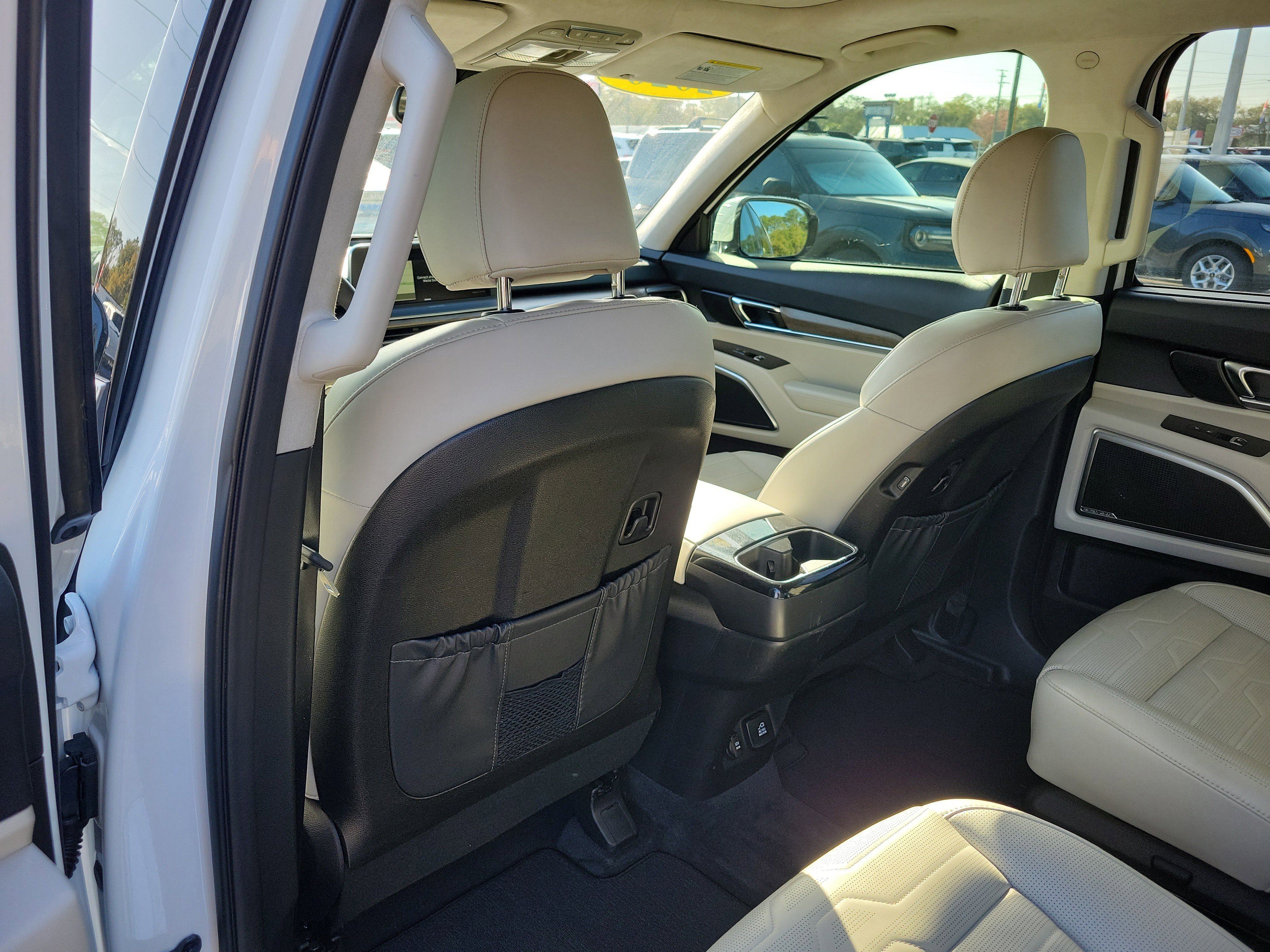 Used 2020 Kia Telluride SX w/ SX Prestige Package image 17