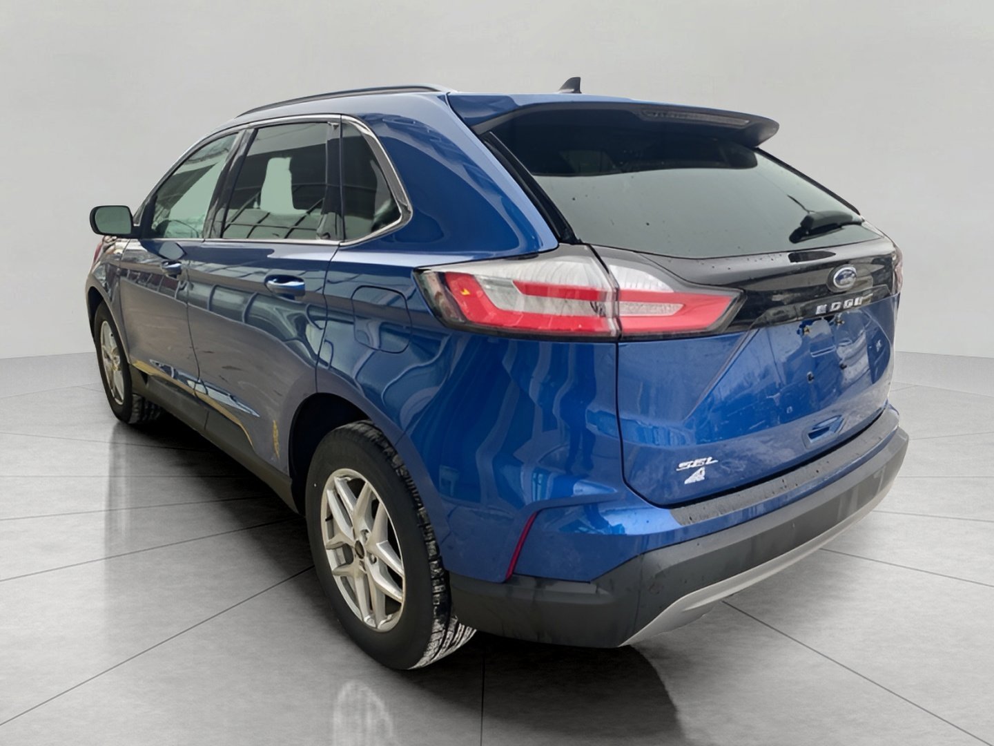 Used 2024 Ford Edge SEL w/ Convenience Package image 8