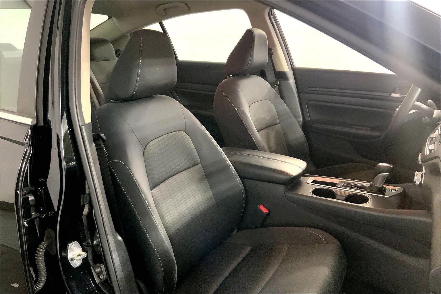 Used 2025 Nissan Altima 2.5 SV FWD image 7