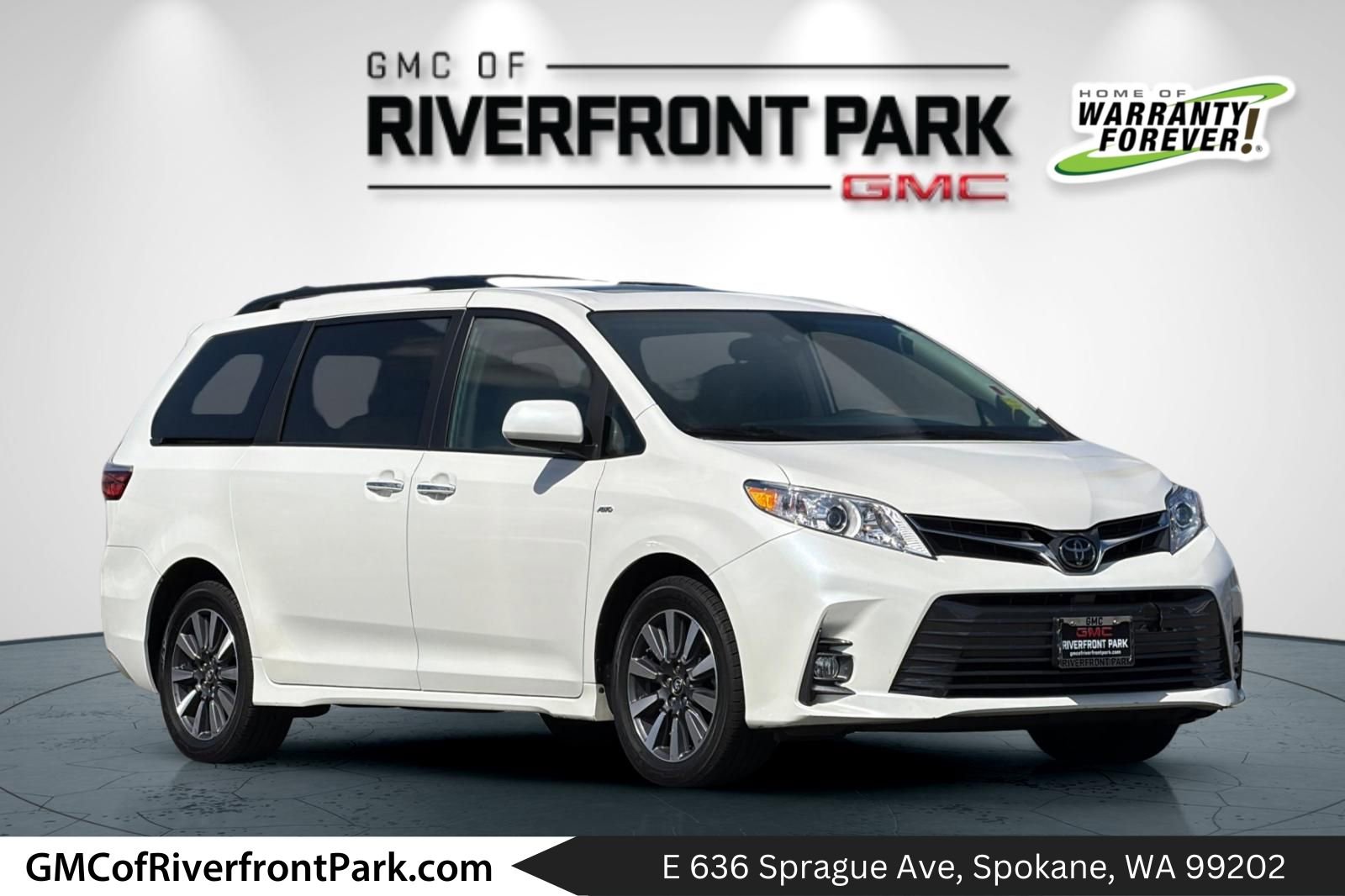 Used 2019 Toyota Sienna XLE w/ XLE Navigation Package AWD/4WD image 1