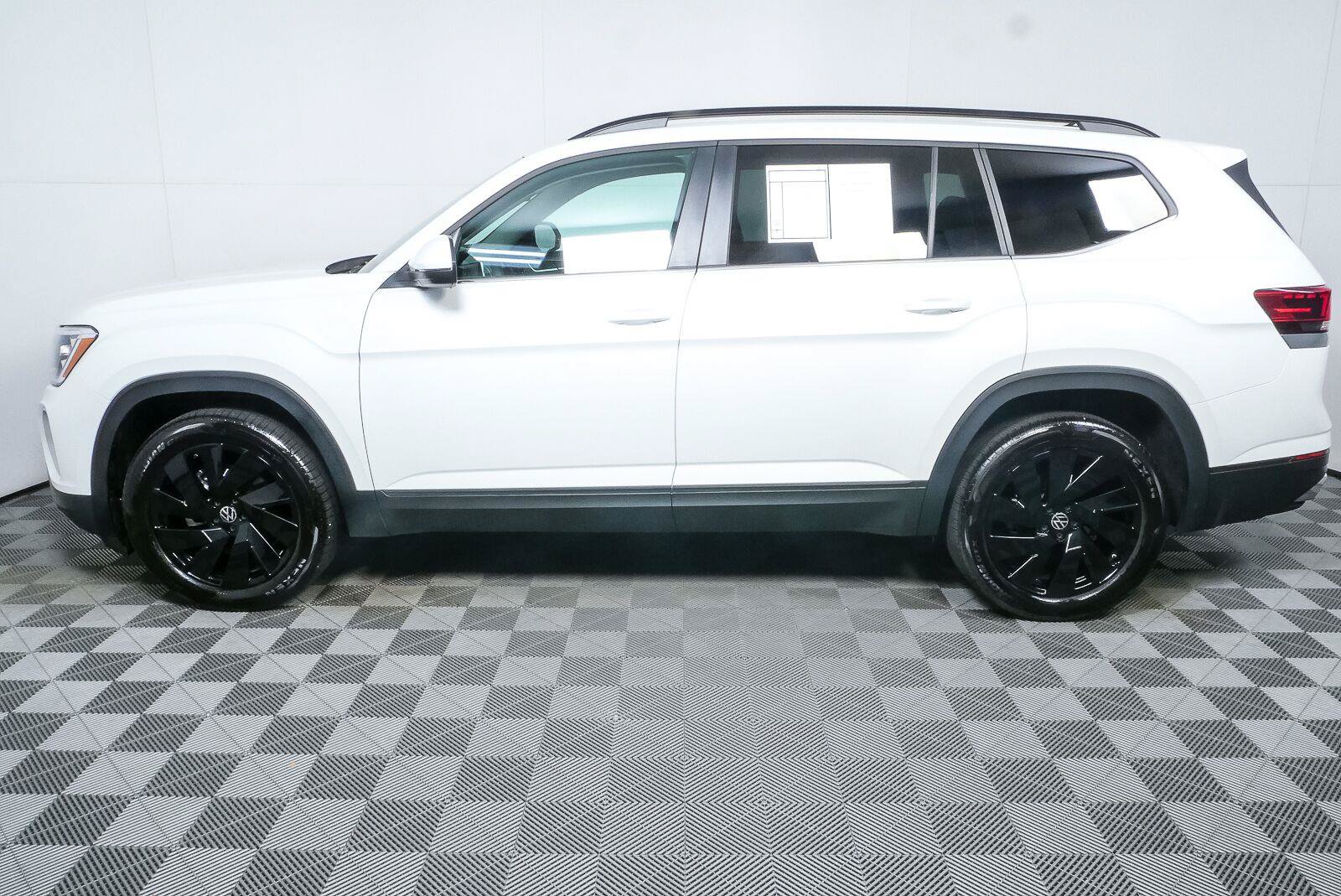 Used 2026 Volkswagen Atlas SE w/ Panoramic Sunroof Package AWD/4WD image 26