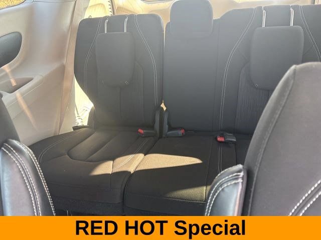 Used 2023 Chrysler Voyager LX FWD image 31