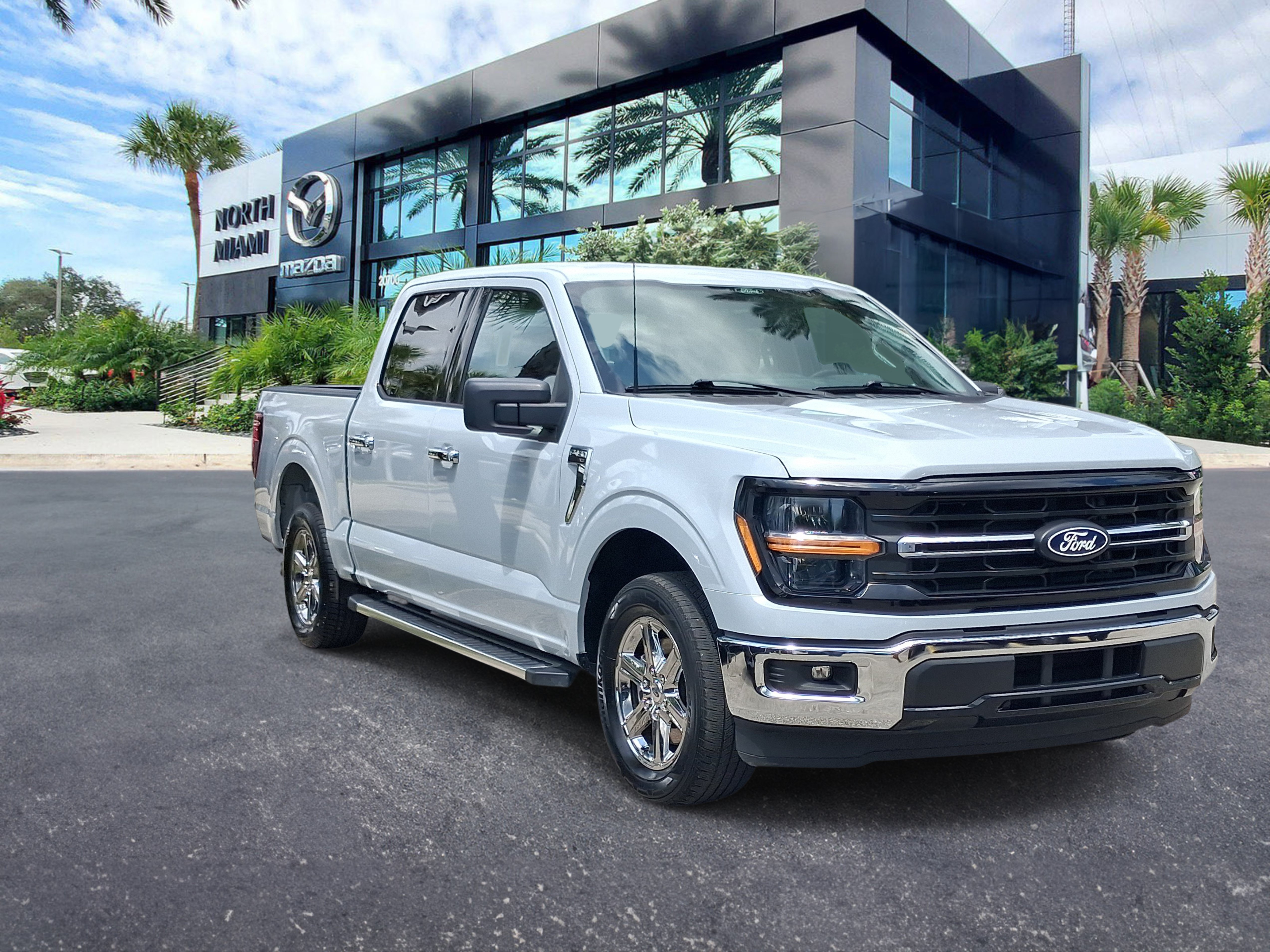 Used 2025 Ford F150 XLT w/ Equipment Group 301A Standard RWD image 3