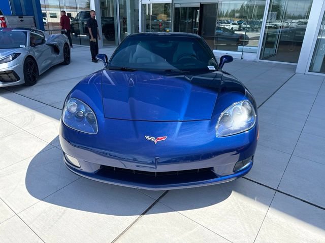 Used 2005 Chevrolet Corvette Coupe w/ Preferred Equipment Group RWD image 2