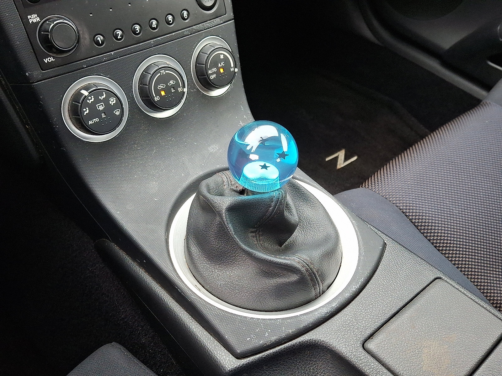 Used 2004 Nissan 350Z Touring w/ Cargo Convenience Pkg image 18