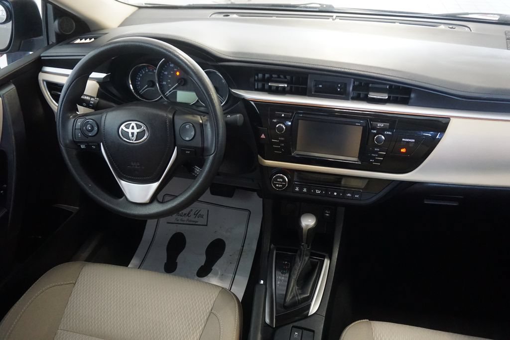 Used 2015 Toyota Corolla LE FWD image 25