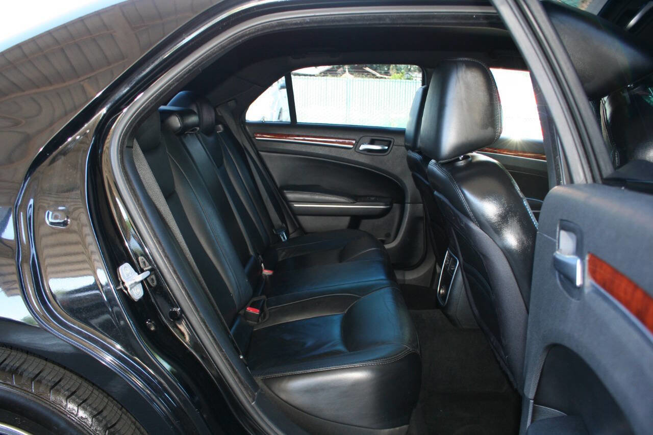 Used 2012 Chrysler 300 Limited image 18