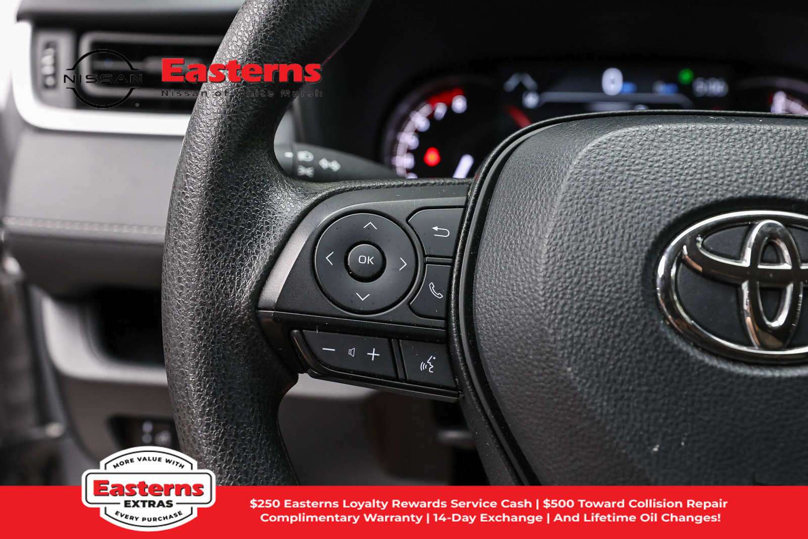 Used 2025 Toyota RAV4 LE AWD/4WD image 15