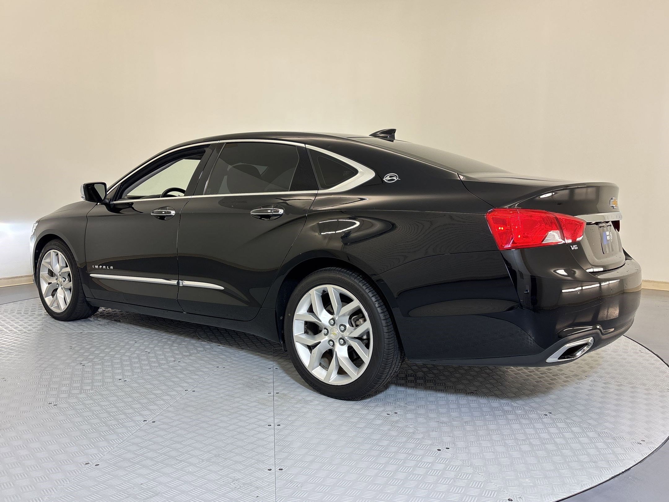 Used 2016 Chevrolet Impala LTZ image 3