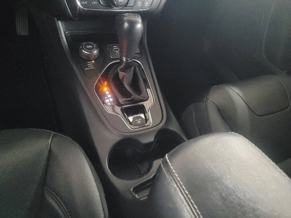 Used 2019 Jeep Cherokee Limited image 26