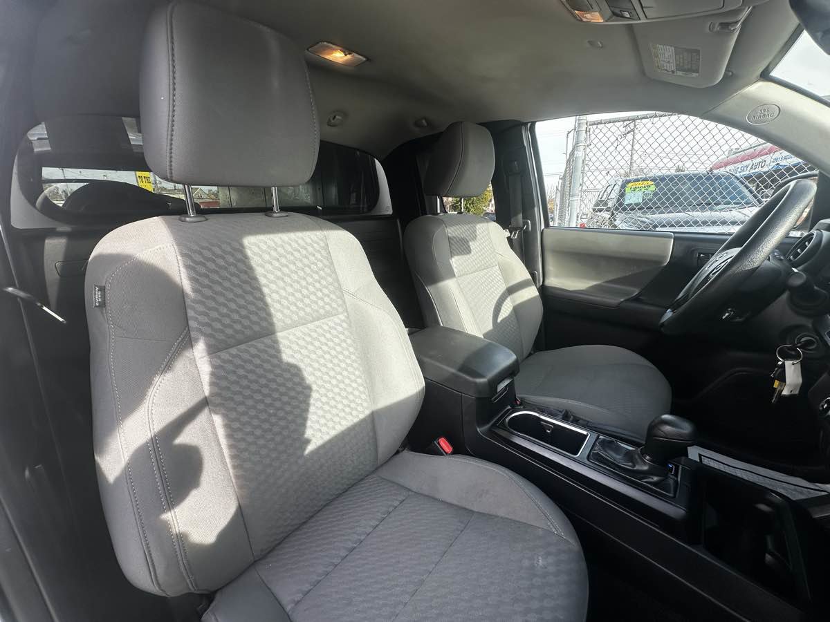 Used 2023 Toyota Tacoma SR RWD image 18