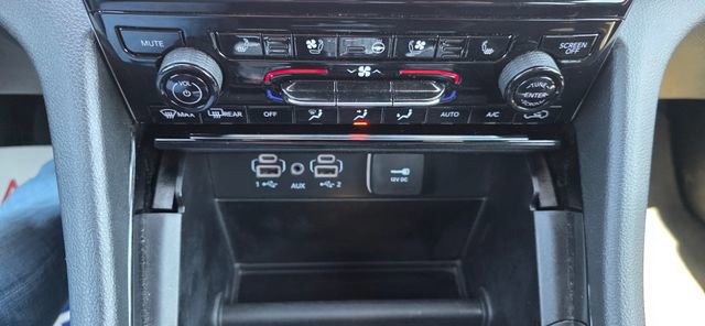 Used 2024 Jeep Grand Cherokee Overland AWD/4WD image 23