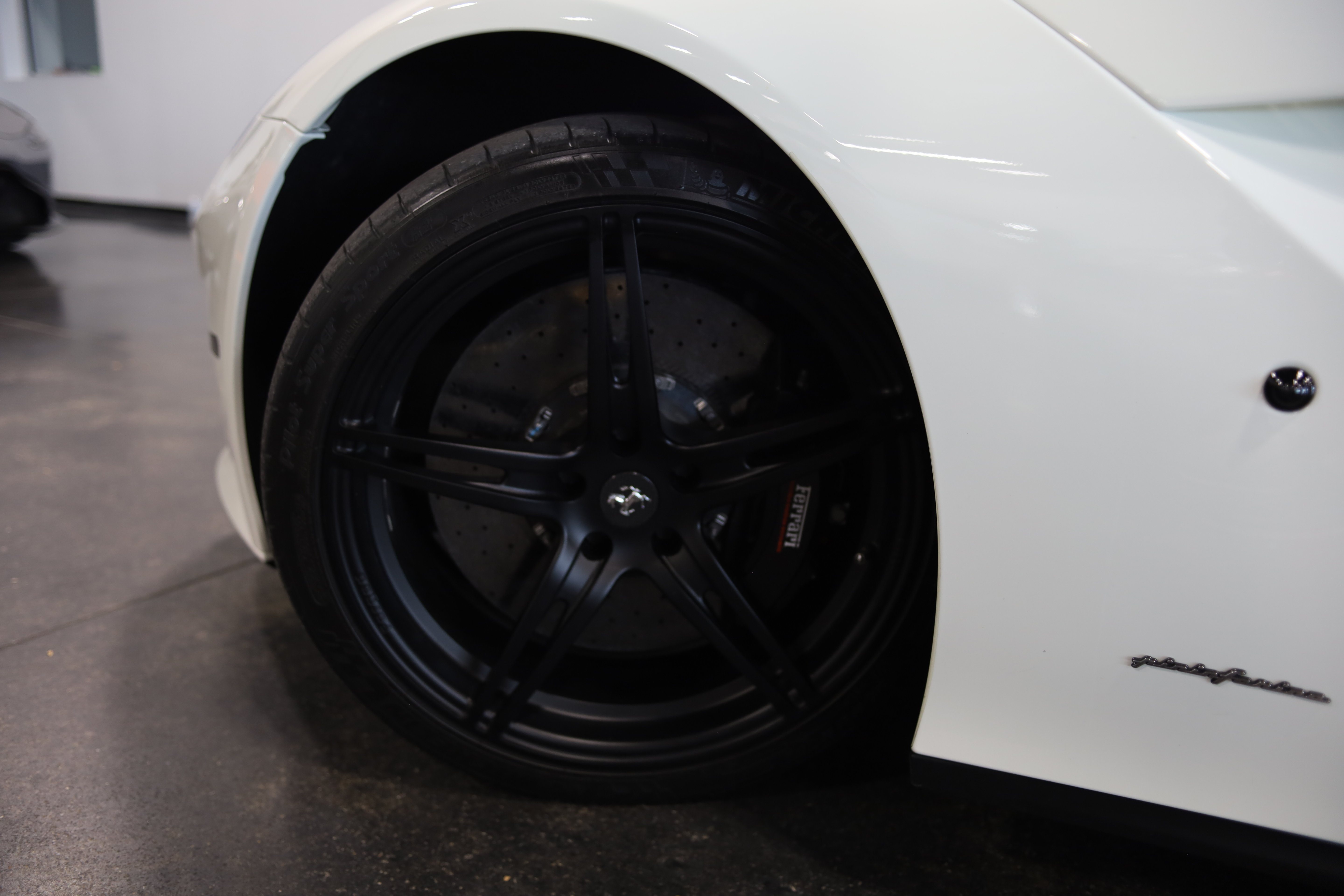 Used 2015 Ferrari F12 Berlinetta RWD image 14