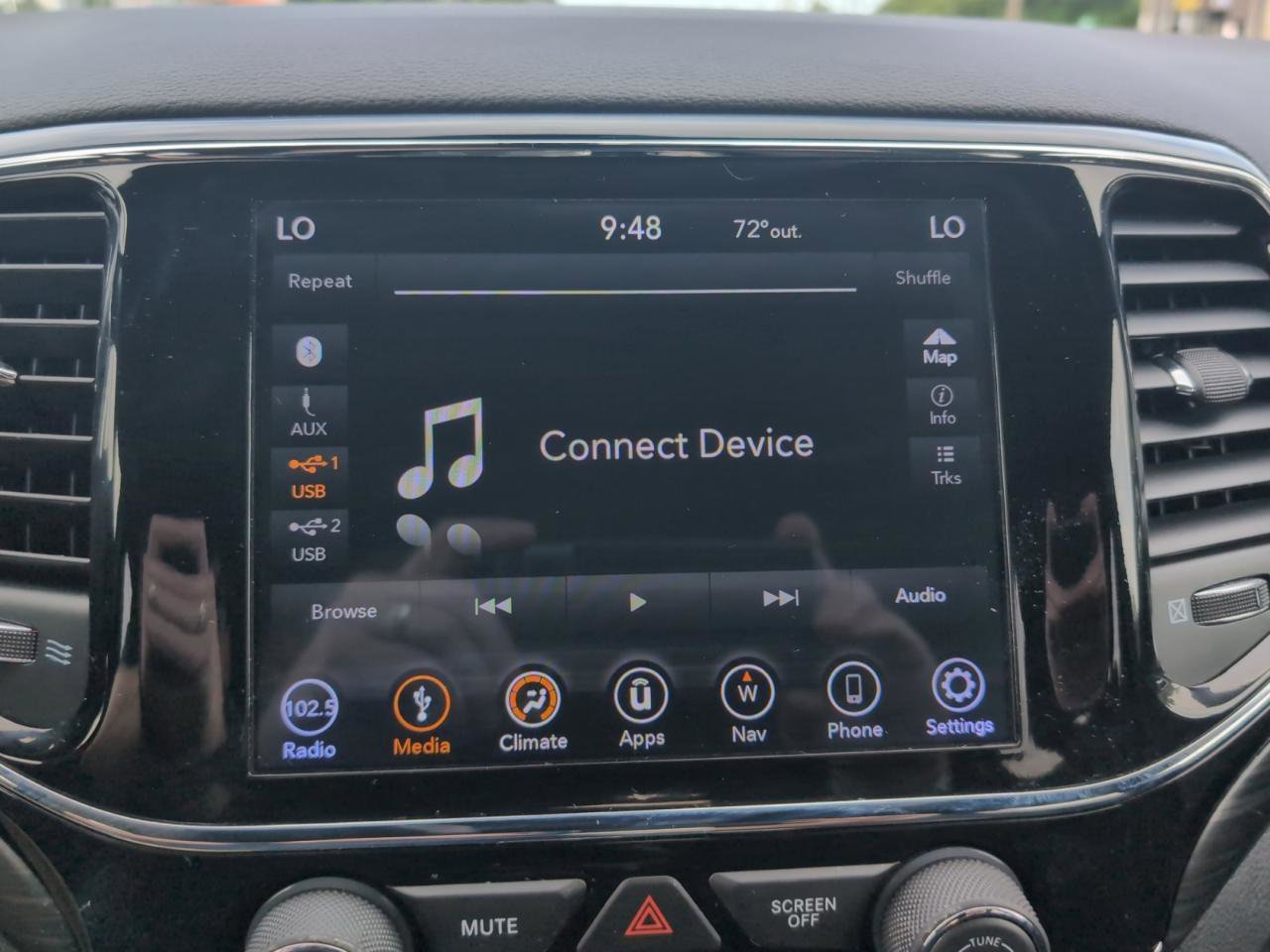 Used 2019 Jeep Grand Cherokee Laredo w/ 18" Wheel & 8.4" Radio Group AWD/4WD image 22