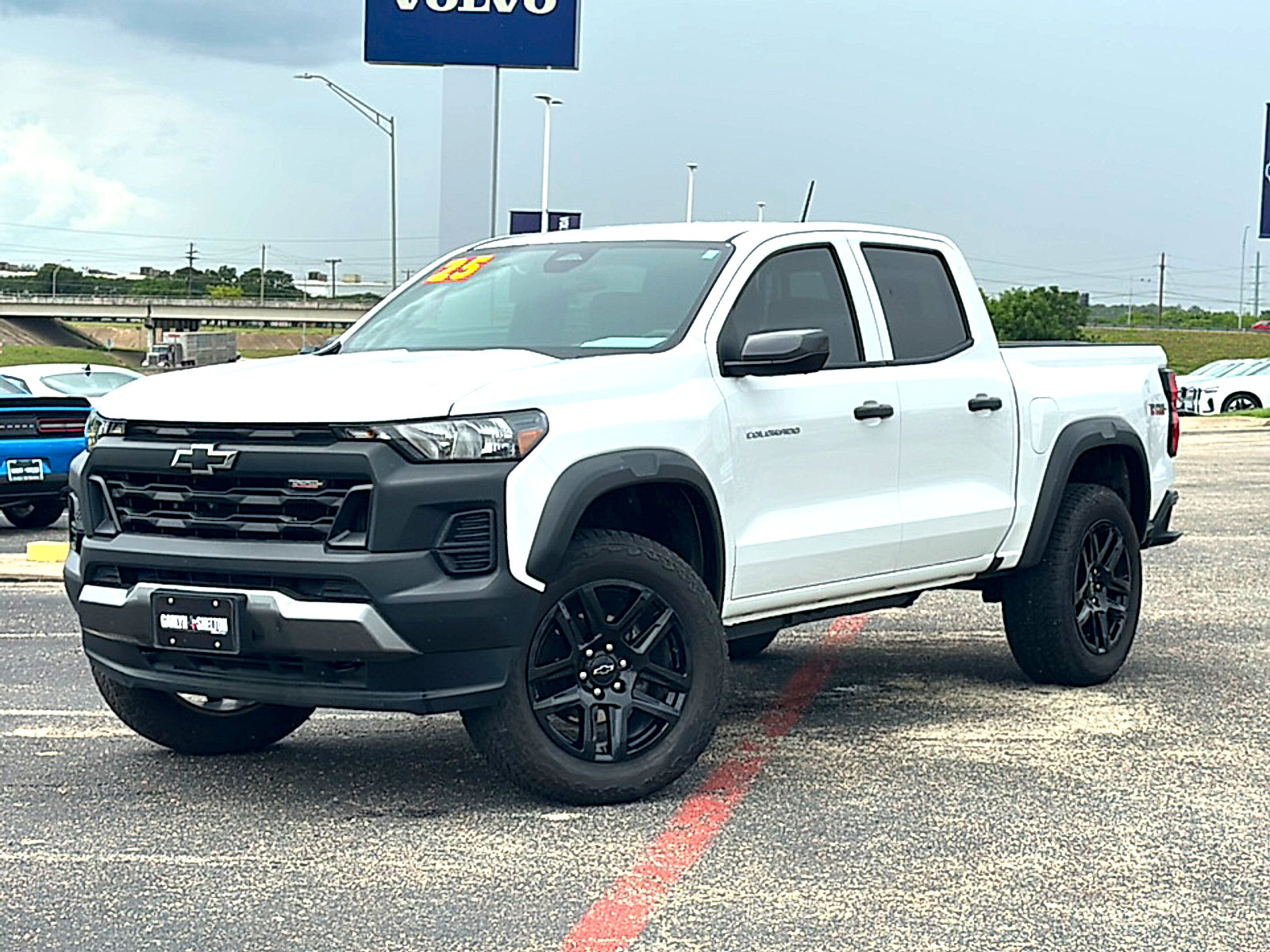 Used 2025 Chevrolet Colorado Trail Boss AWD/4WD image 2