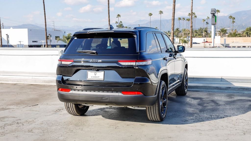 New 2026 Jeep Grand Cherokee Limited w/ Limited Altitude Package RWD image 9