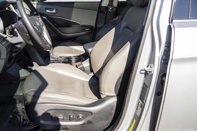 Used 2014 Hyundai Santa Fe GLS image 11