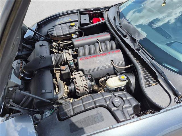 Used 2003 Chevrolet Corvette Coupe w/ Preferred Equipment Group RWD image 21