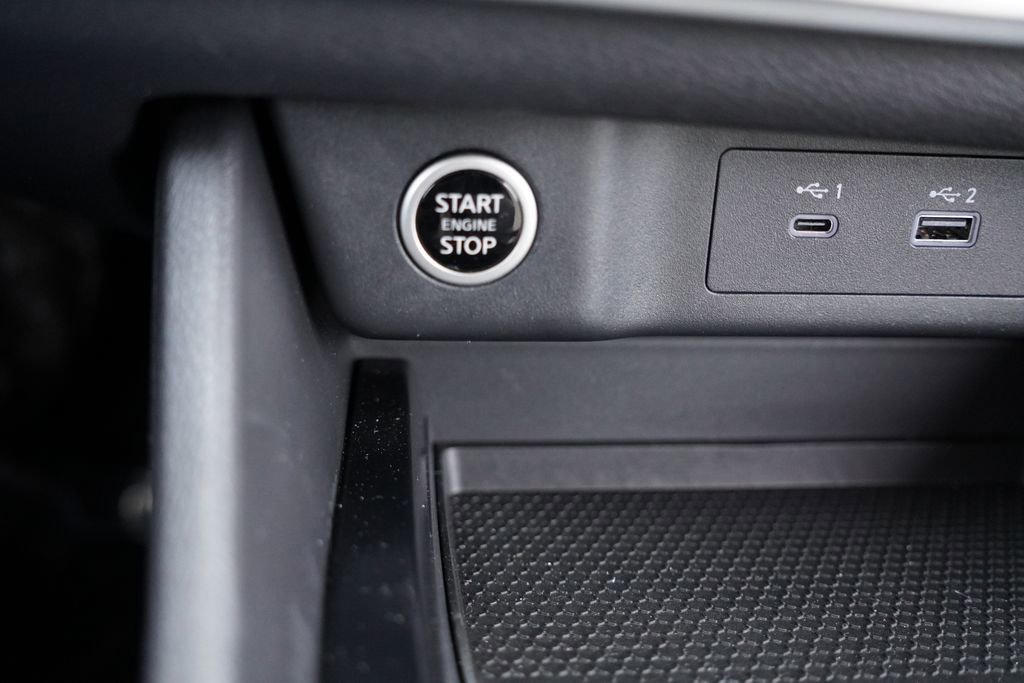 Used 2023 Nissan Rogue SV image 27