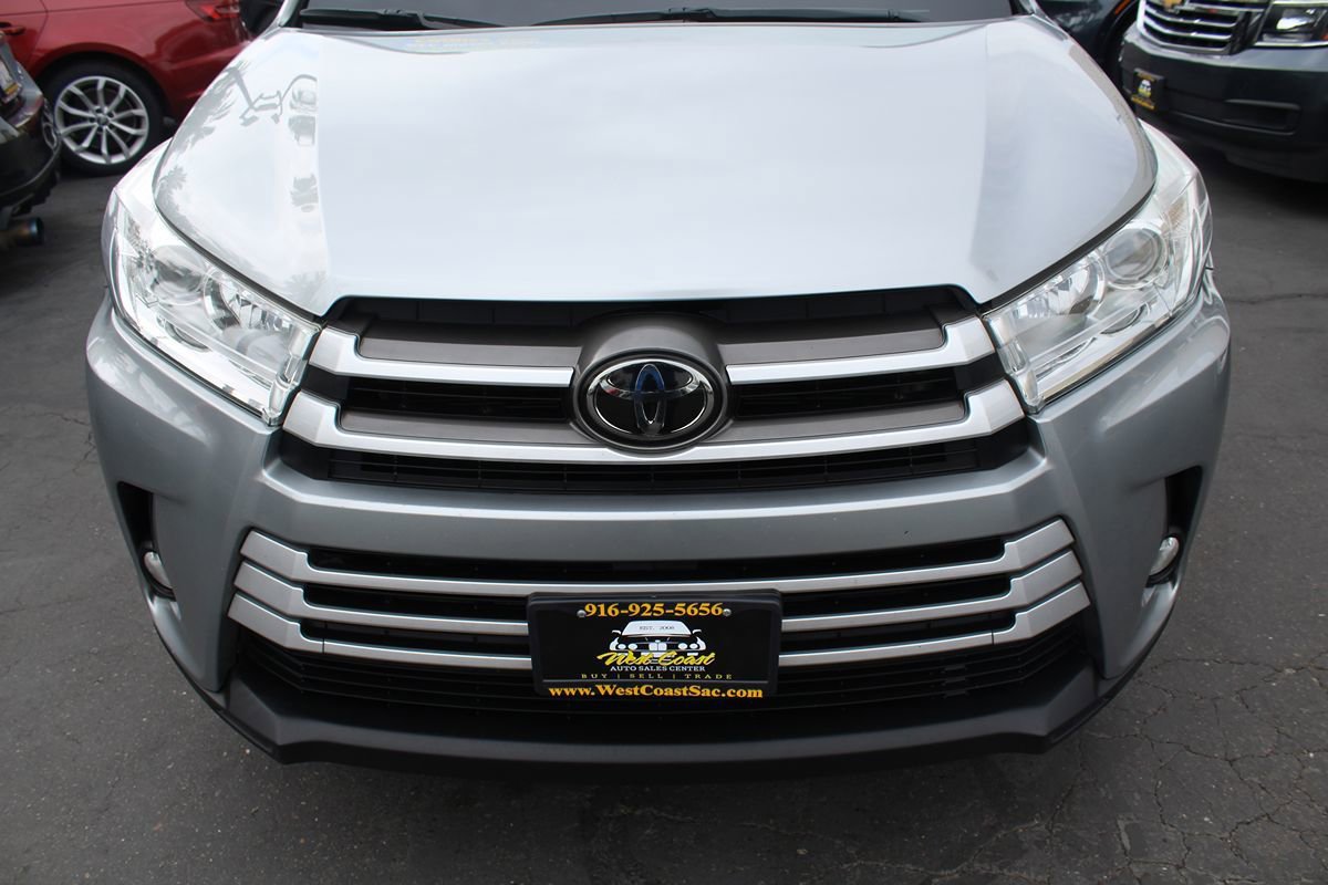 Used 2018 Toyota Highlander XLE AWD/4WD image 9