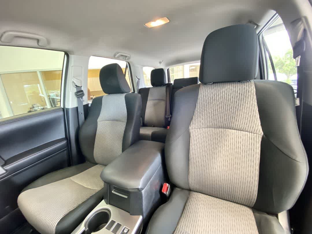 Used 2017 Toyota 4Runner SR5 AWD/4WD image 14