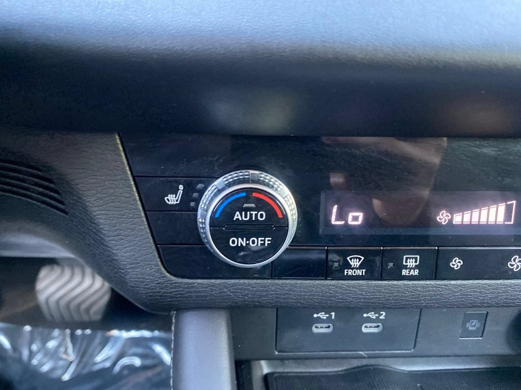 Used 2025 Mitsubishi Outlander SE AWD/4WD image 25