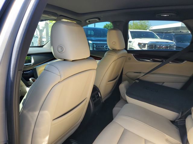 Used 2018 Cadillac XT5 Luxury w/ Driver Awareness Package FWD image 9