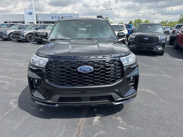 Used 2025 Ford Explorer ST-Line AWD/4WD image 2