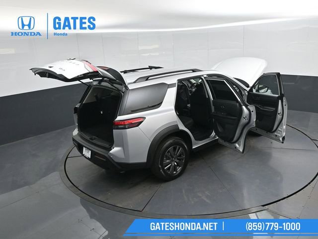 Used 2023 Nissan Pathfinder SV image 53