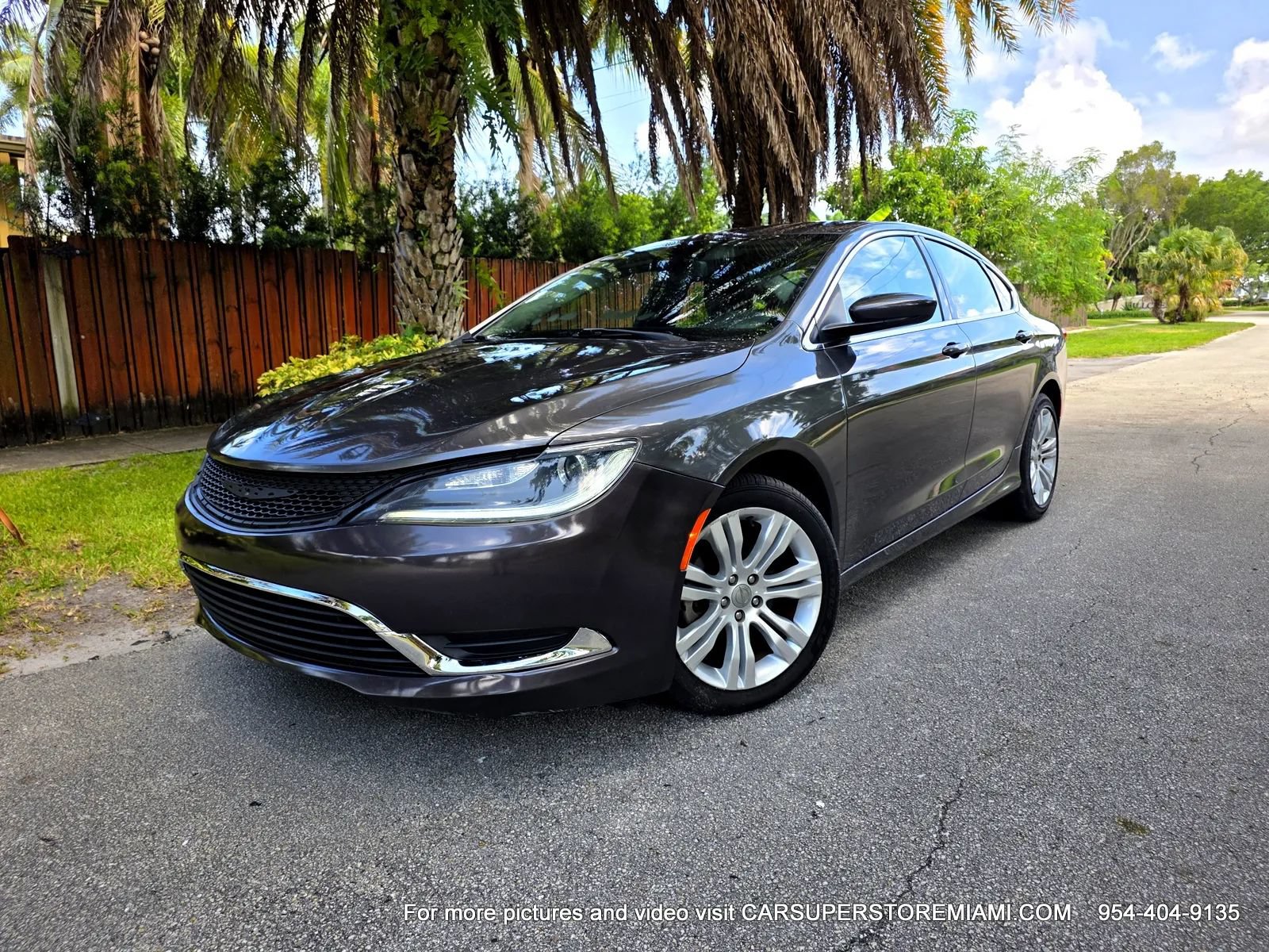 Used 2015 Chrysler 200 Limited w/ Convenience Group FWD image 3