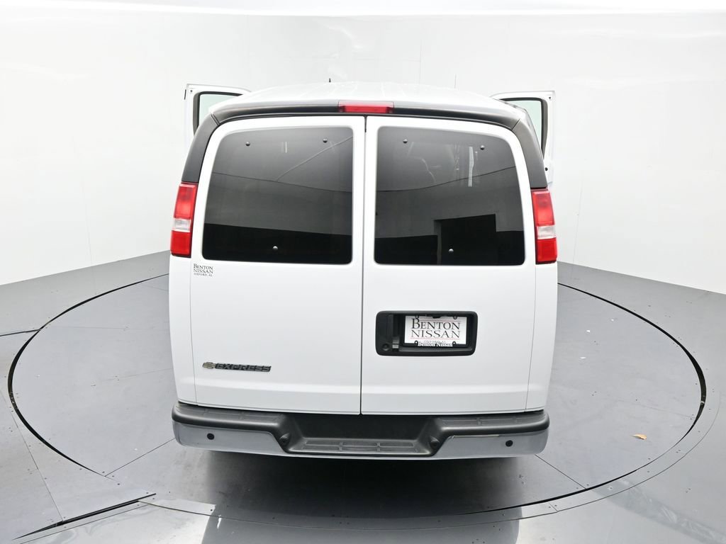 Used 2023 Chevrolet Express 3500 LT w/ LT Preferred Equipment Group RWD image 24