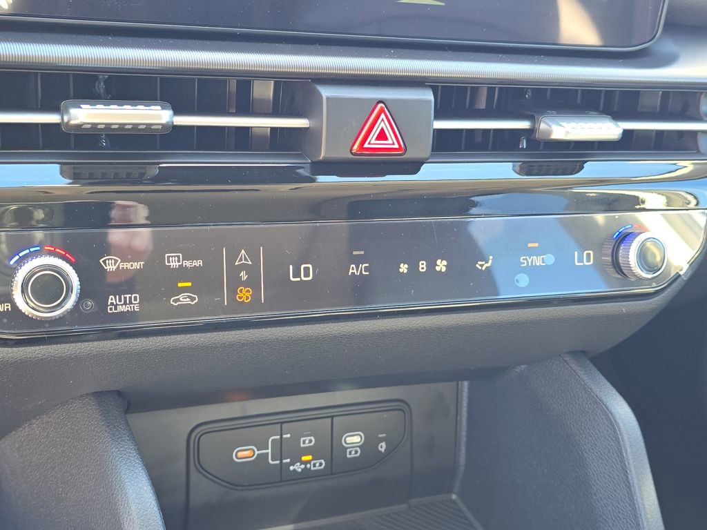 New 2026 Kia Sportage EX w/ EX Panorama Roof Package image 28