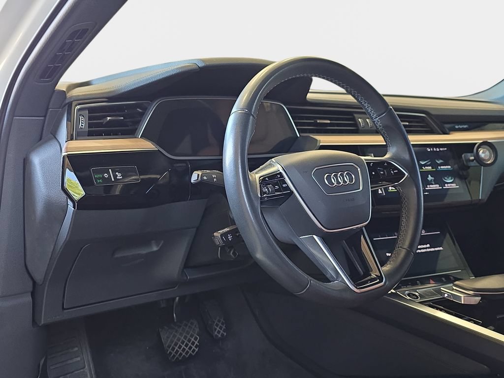 Certified 2024 Audi Q8 e-tron Premium Plus w/ Premium Plus Package AWD/4WD image 17