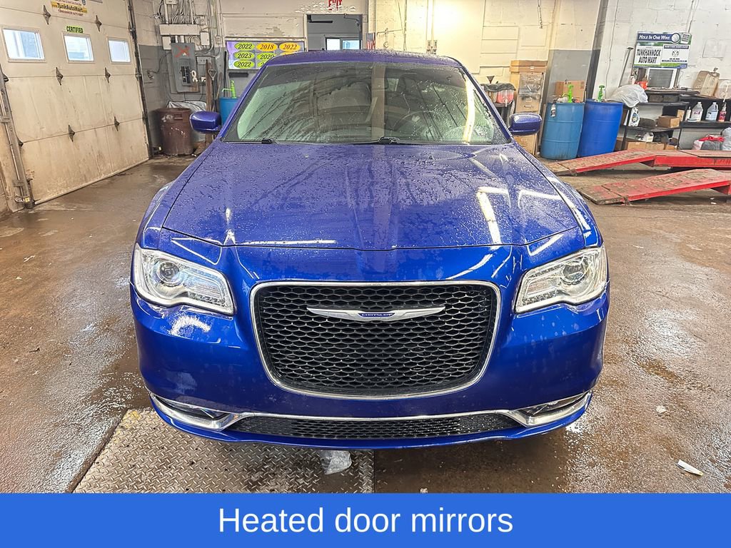 Used 2019 Chrysler 300 Touring L w/ Quick Order Package 22F image 8