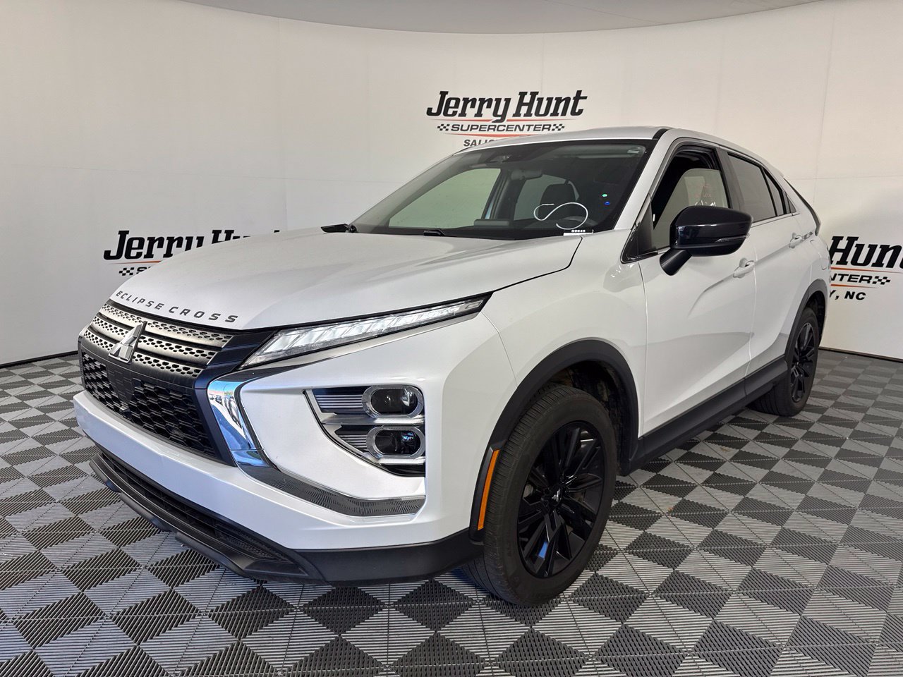 Used 2023 Mitsubishi Eclipse Cross LE AWD/4WD image 1