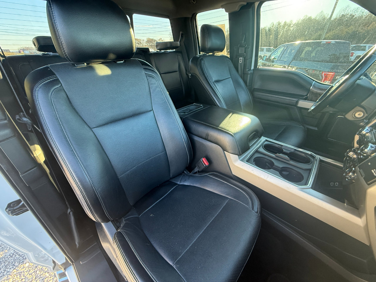 Used 2017 Ford F250 Lariat w/ Chrome Package image 6