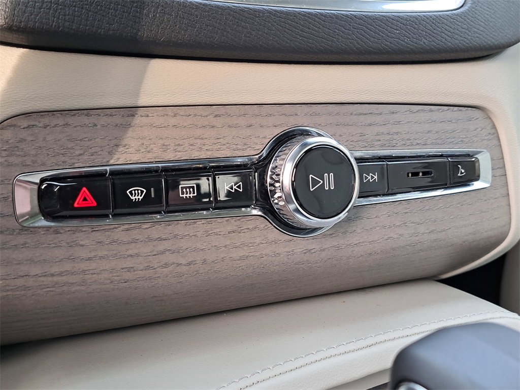 Used 2024 Volvo XC90 B5 Plus w/ Protection Package image 14