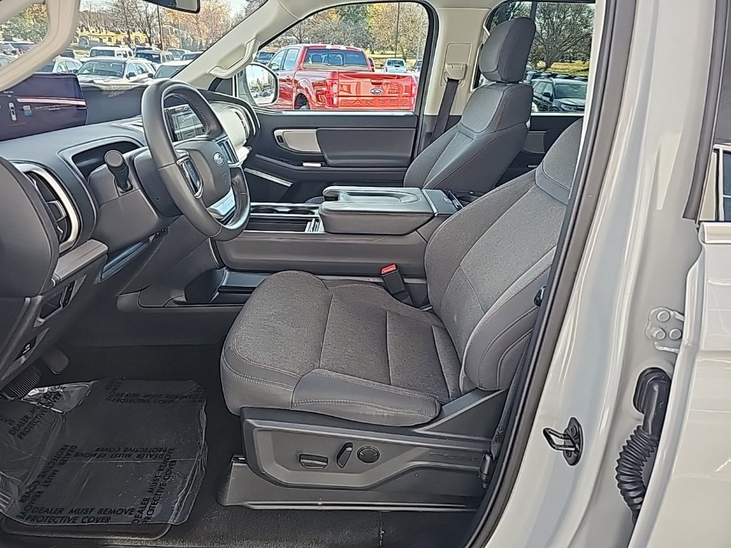 Used 2025 Ford Expedition Max Active image 9