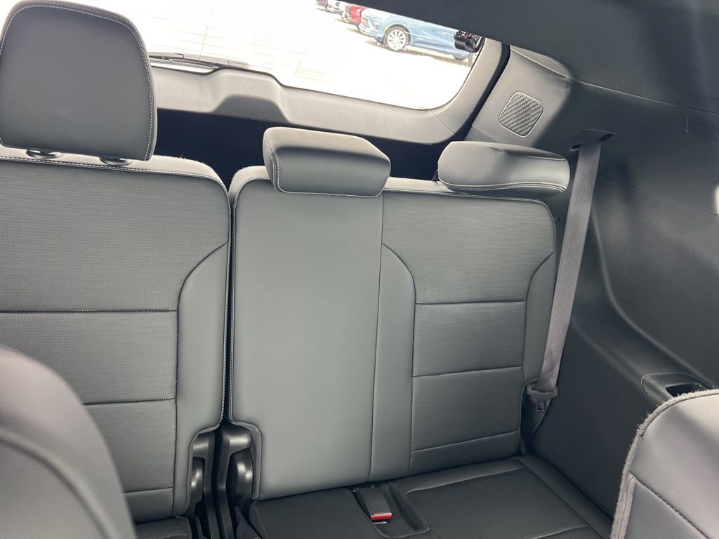 Used 2025 Buick Enclave Sport Touring image 37