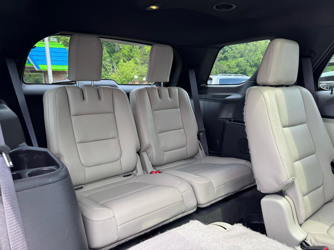 Used 2015 Ford Explorer XLT w/ Equipment Group 202B AWD/4WD image 18