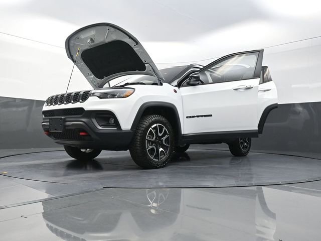 Used 2026 Jeep Compass Trailhawk AWD/4WD image 31