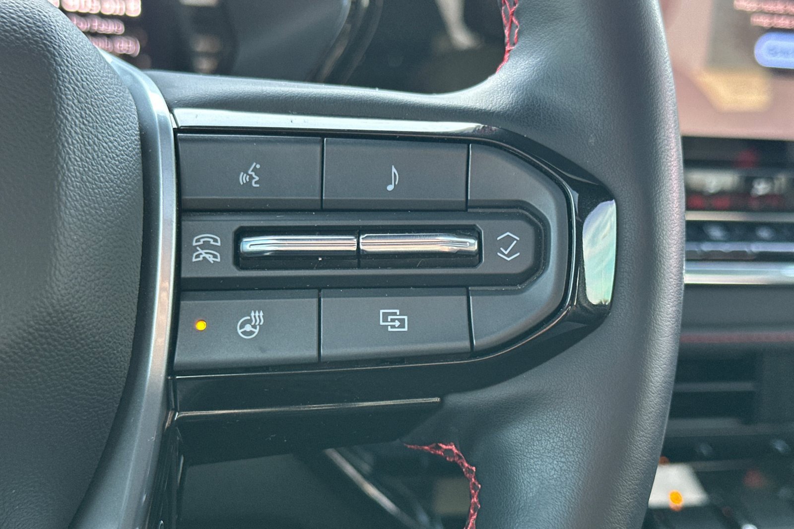 Certified 2024 Chevrolet Colorado Z71 w/ Z71 Convenience Package 2 image 39