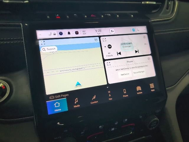 Used 2022 Jeep Grand Cherokee Overland w/ Luxury Tech Group IV AWD/4WD image 24