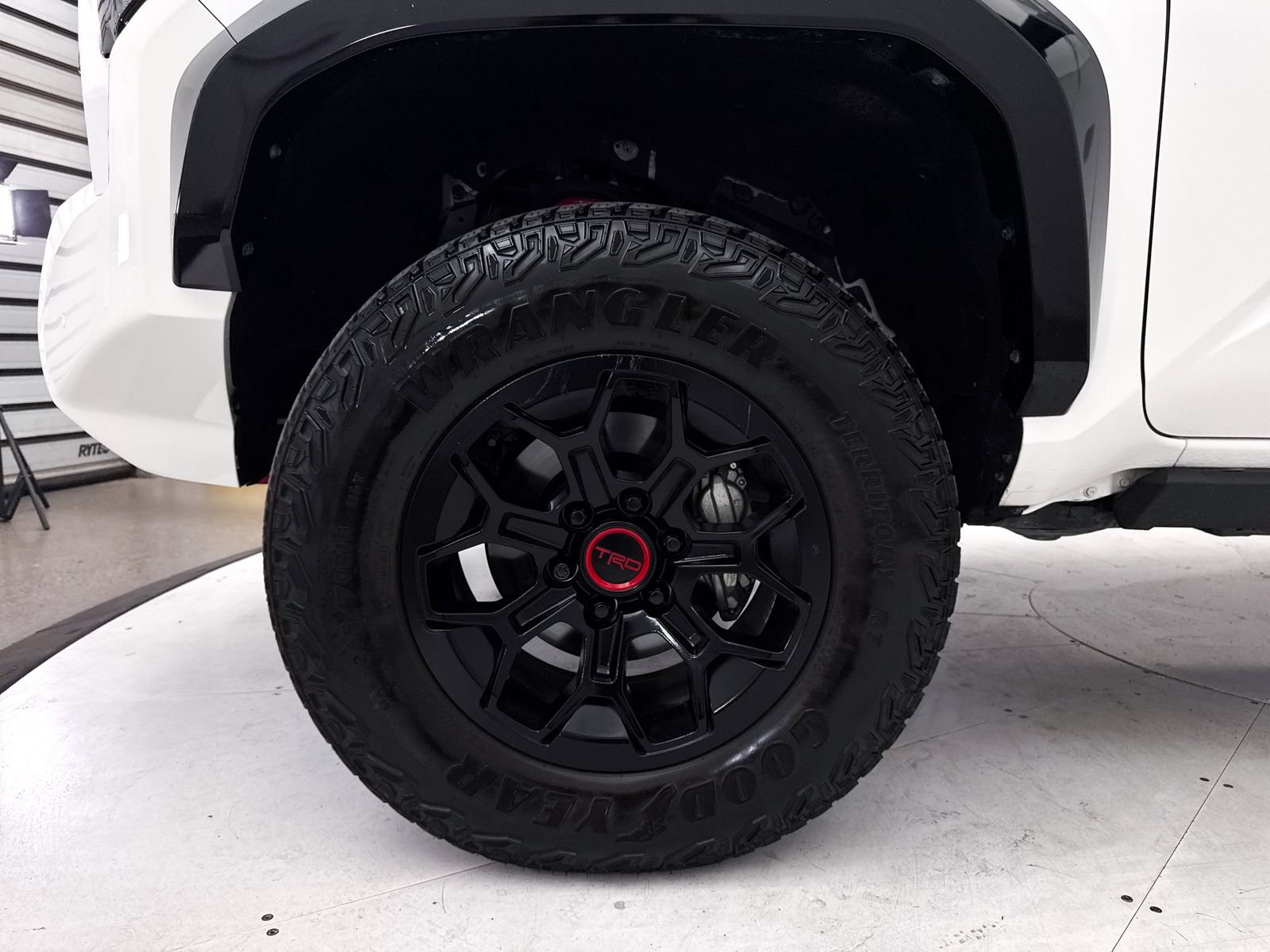 Used 2025 Toyota Tacoma TRD Pro AWD/4WD image 17