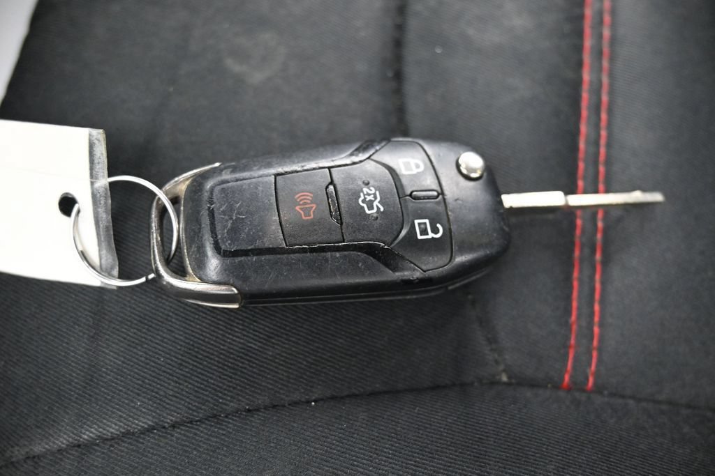 Used 2016 Ford Fusion SE AWD/4WD image 25